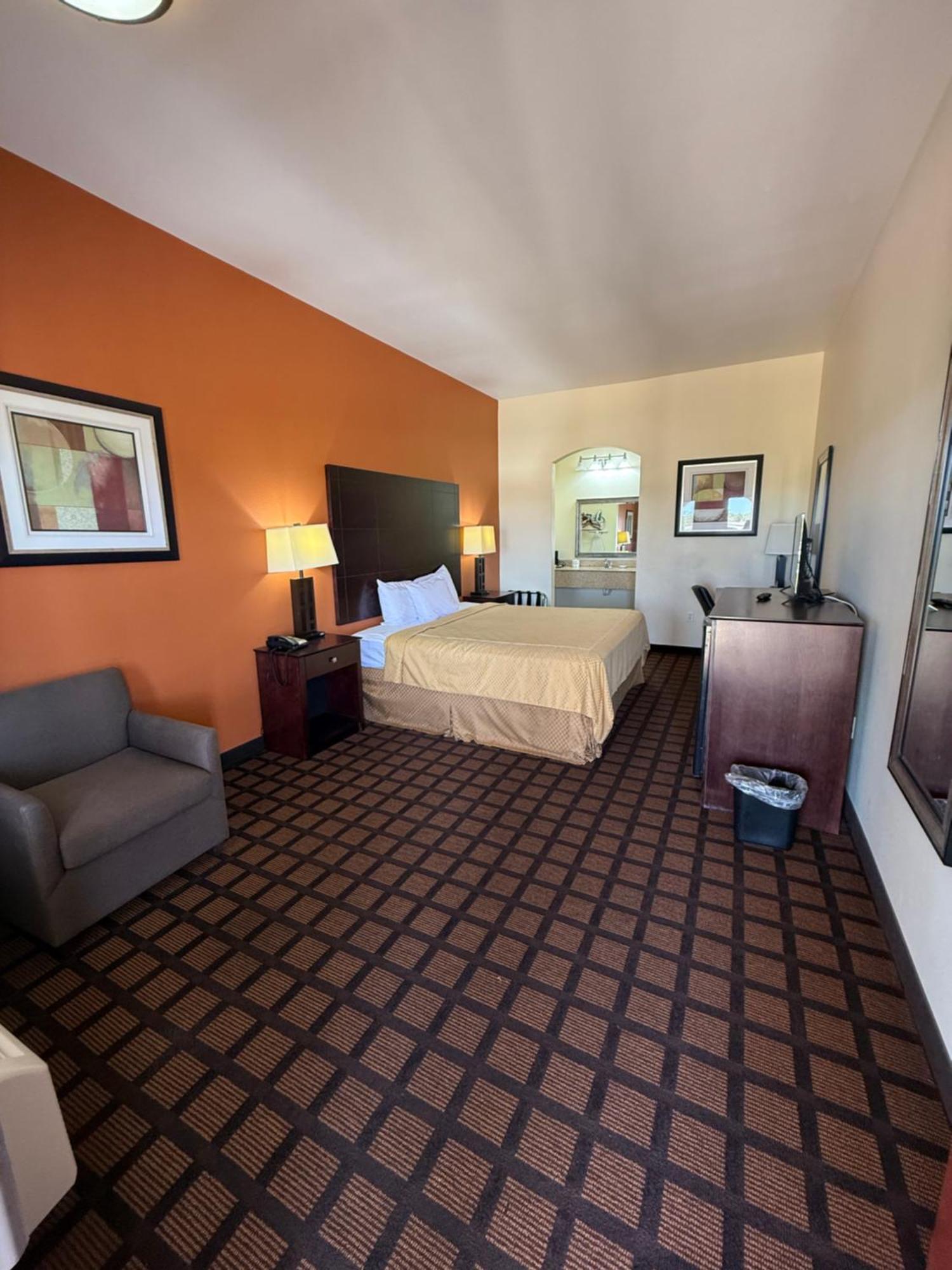 Executive Inn And Suites Pittsburg Экстерьер фото