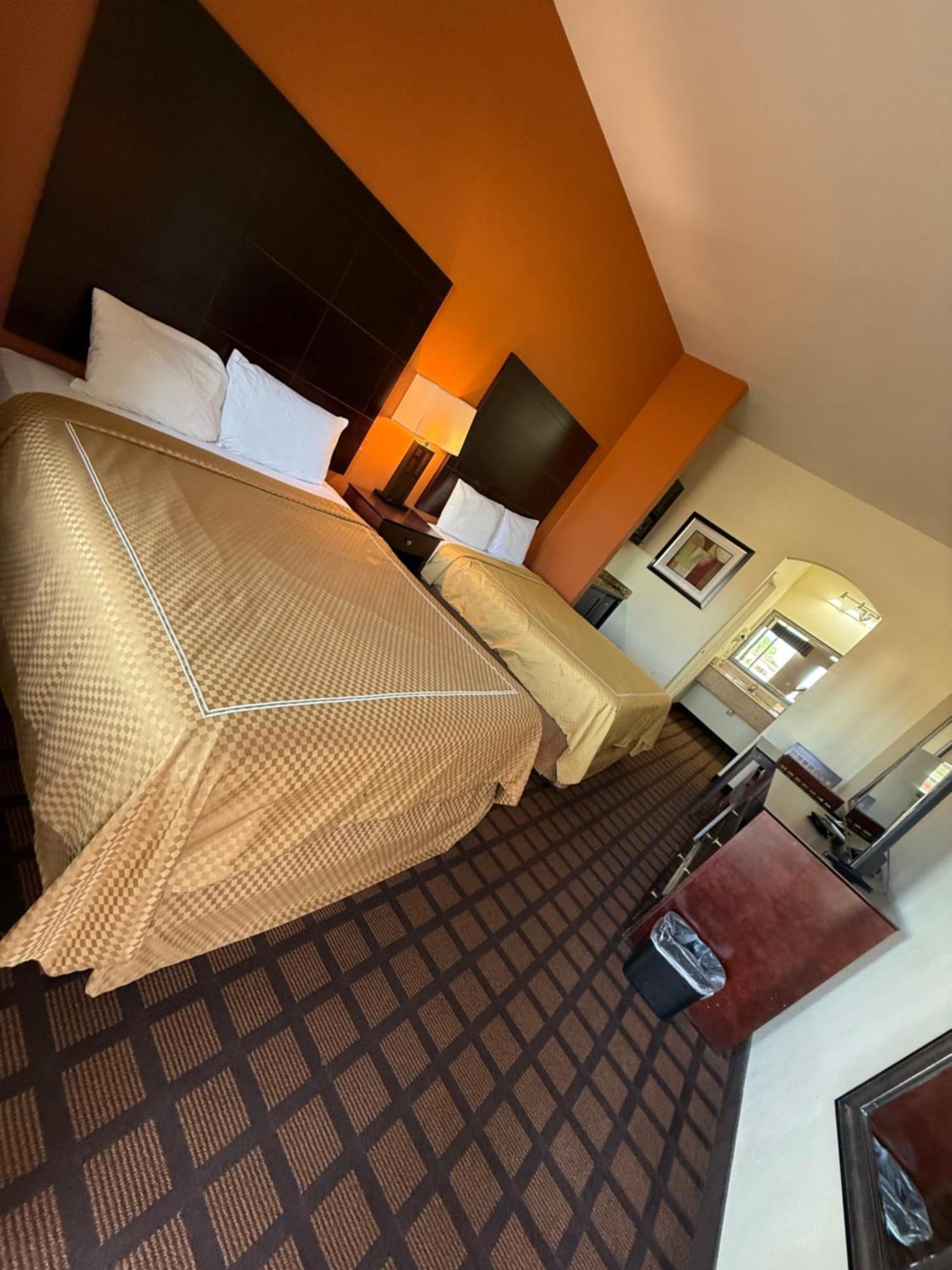 Executive Inn And Suites Pittsburg Экстерьер фото