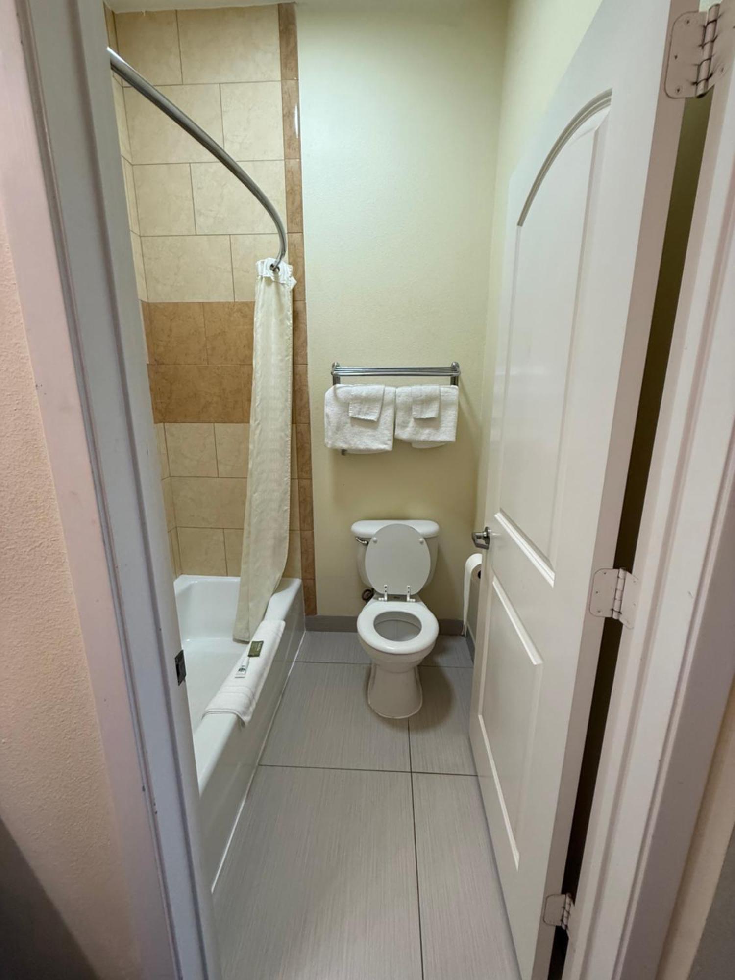 Executive Inn And Suites Pittsburg Экстерьер фото