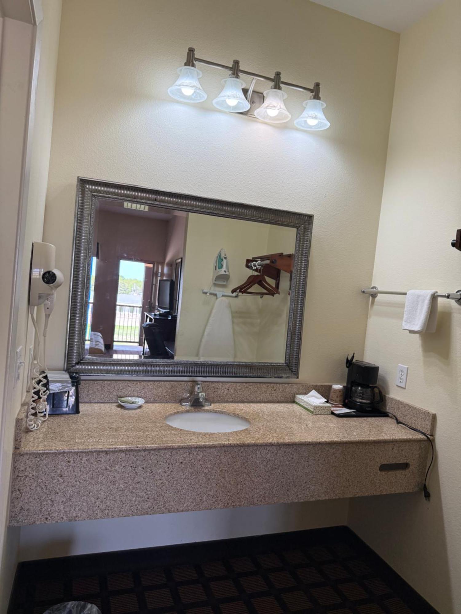 Executive Inn And Suites Pittsburg Экстерьер фото