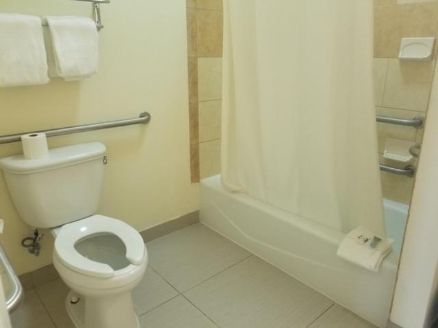 Executive Inn And Suites Pittsburg Экстерьер фото