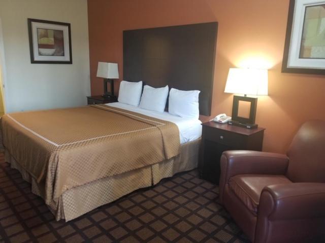 Executive Inn And Suites Pittsburg Экстерьер фото