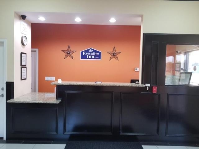 Executive Inn And Suites Pittsburg Экстерьер фото